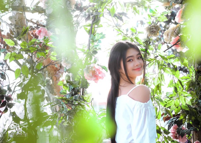 Nữ sinh 17 tuổi Cần Thơ khiến ngàn người tìm kiếm vì selfie dưới ánh Mặt Trời - 4 Nữ sinh 17 tuổi Cần Thơ khiến ngàn người tìm kiếm vì selfie dưới ánh Mặt Trời - 4