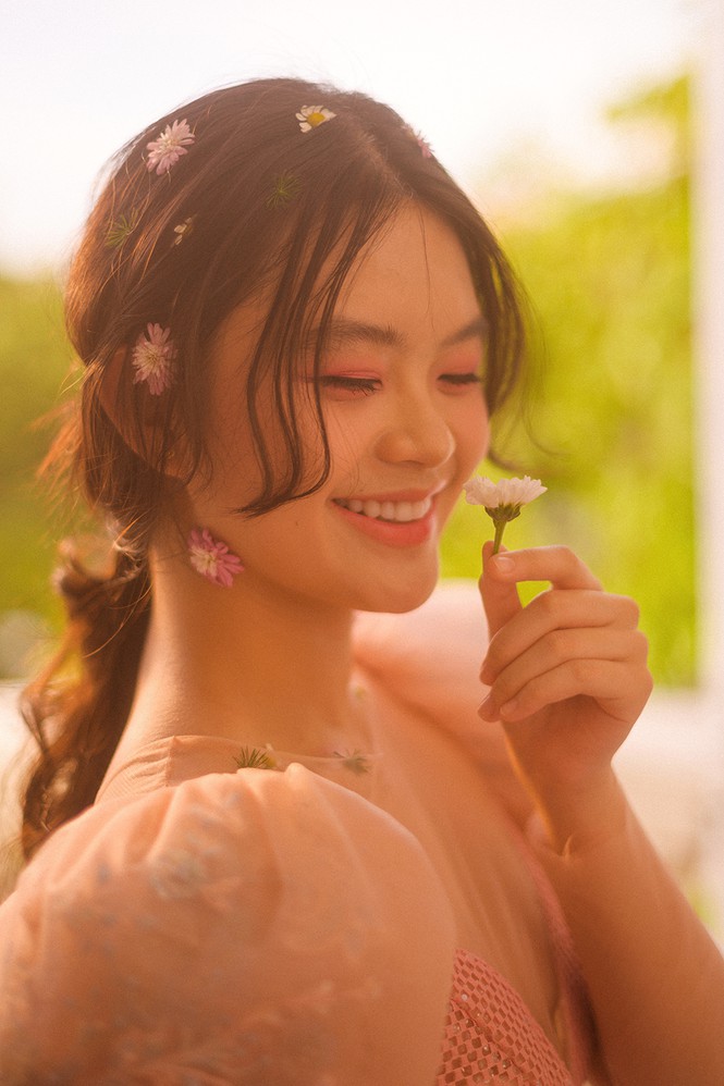 Nữ sinh 17 tuổi Cần Thơ khiến ngàn người tìm kiếm vì selfie dưới ánh Mặt Trời - 6 Nữ sinh 17 tuổi Cần Thơ khiến ngàn người tìm kiếm vì selfie dưới ánh Mặt Trời - 6