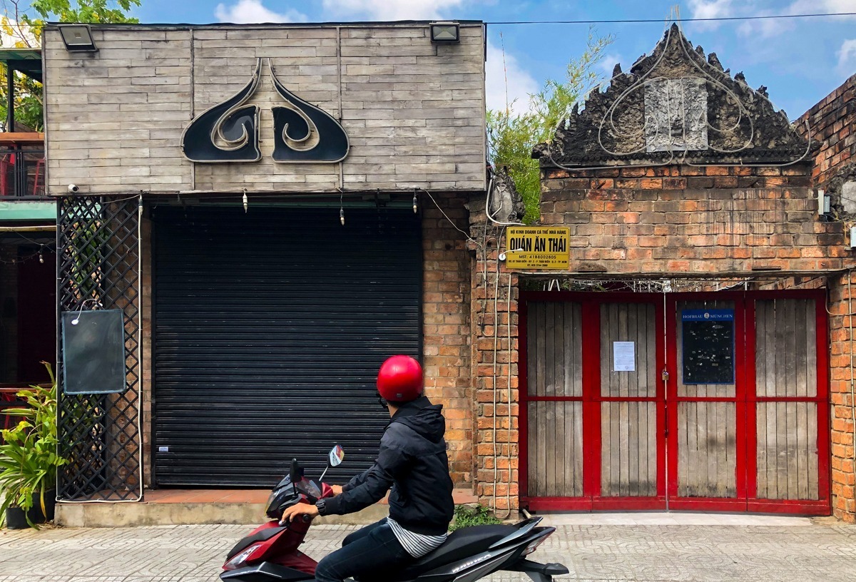 TP.HCM: Hơn 300 người không quản ngày đêm dập ổ dịch Buddha Bar TP.HCM: Hơn 300 người không quản ngày đêm dập ổ dịch Buddha Bar