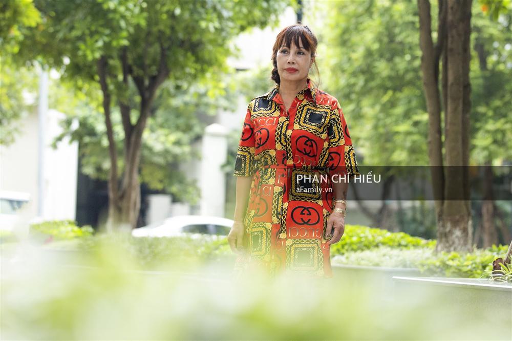 Cô dâu 62 tuổi ở Cao Bằng lần đầu công khai khuôn mặt bị chê méo thậm tệ sau thẩm mỹ, tiết lộ những tổn thương phía sau hàng trăm lời đồn suốt 2 năm bất ngờ nổi tiếng - 3 Cô dâu 62 tuổi ở Cao Bằng lần đầu công khai khuôn mặt bị chê méo thậm tệ sau thẩm mỹ, tiết lộ những tổn thương phía sau hàng trăm lời đồn suốt 2 năm bất ngờ nổi tiếng - 3