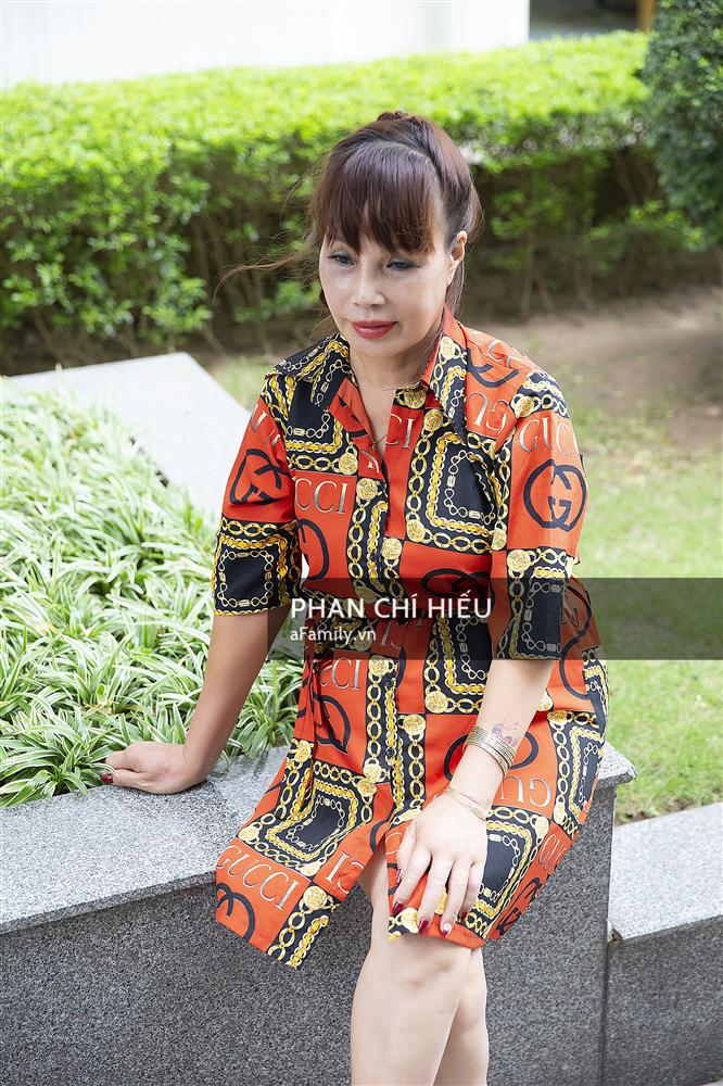Cô dâu 62 tuổi ở Cao Bằng lần đầu công khai khuôn mặt bị chê méo thậm tệ sau thẩm mỹ, tiết lộ những tổn thương phía sau hàng trăm lời đồn suốt 2 năm bất ngờ nổi tiếng - 6 Cô dâu 62 tuổi ở Cao Bằng lần đầu công khai khuôn mặt bị chê méo thậm tệ sau thẩm mỹ, tiết lộ những tổn thương phía sau hàng trăm lời đồn suốt 2 năm bất ngờ nổi tiếng - 6