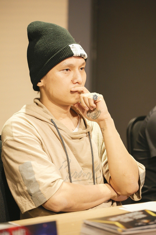 Datmaniac - giám khảo King Of Rap bất ngờ tung "khoảnh khắc lịch sử" với Dế Choắt, dân tình xôn xao: "Biết ai vô địch Rap Việt rồi đấy" - 3 Datmaniac - giám khảo King Of Rap bất ngờ tung "khoảnh khắc lịch sử" với Dế Choắt, dân tình xôn xao: "Biết ai vô địch Rap Việt rồi đấy" - 3