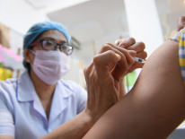 Trong tháng 8, TP HCM phấn đấu tiêm 1 mũi vắc xin Covid-19 cho 70% dân số