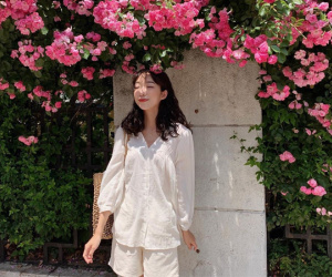 10 set đồ với áo blouse trắng dưới đây sẽ là cẩm nang mặc đẹp cho các chị em công sở suốt hè này