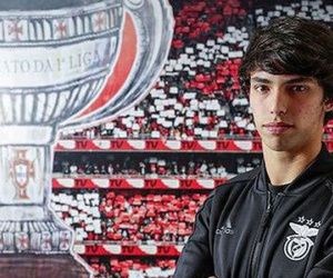 Real Madrid giật ‘bom tấn’ 120 triệu euro trước mũi M.U