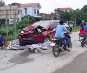 Xế hộp lấn làn, tông chết 2 người phụ nữ và bị thương cháu bé 7 tháng tuổi