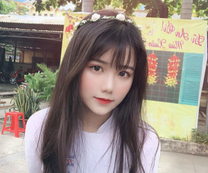 Girl xinh Bình Dương sinh năm 2001 được mệnh danh là 'cực phẩm áo dài': Áo trắng có làm anh say nắng?