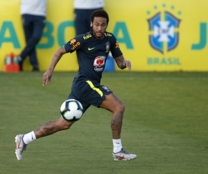 Sốc: Neymar bị cáo buộc hiếp dâm phụ nữ ở Paris