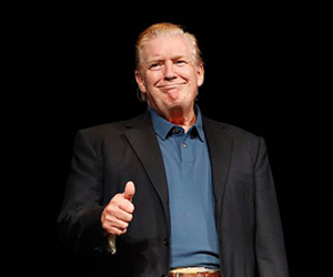 Trump gây bàn tán vì kiểu tóc lạ