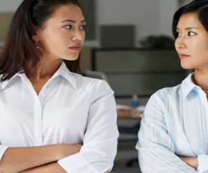 Mẹ chồng ho ra máu, vợ tôi còn thản nhiên nói một câu khiến tôi giận dữ gọi bố mẹ cô ấy tới 'trả vợ'