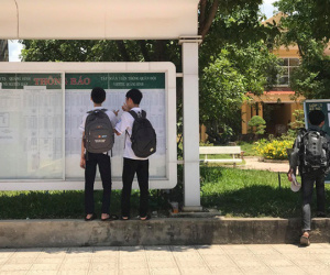 6400 học sinh Quảng Bình đội nắng 36 độ thi lại môn Văn: 'Quá vô lý vì lỗi của người ra đề và giám thị nhưng bọn em phải chịu trách nhiệm'