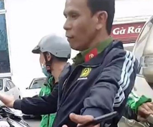 TP.HCM: Mua bộ đồ Công an trên mạng để đi 'hành nghề', tên trộm bị bắt tại trận
