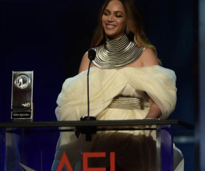 Oách chưa từng thấy: Beyonce diện đồ của NTK Phương My, và đó là thiết kế độc bản của riêng diva tầm cỡ