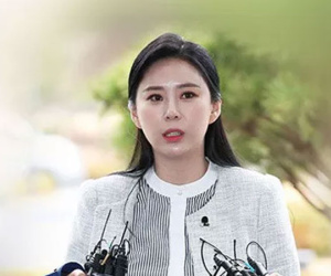 Nữ diễn viên bị 439 người đồng khởi kiện