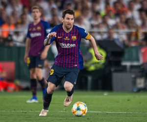 Vượt mặt Ronaldo, Messi trở thành VĐV được trả lương cao nhất thế giới