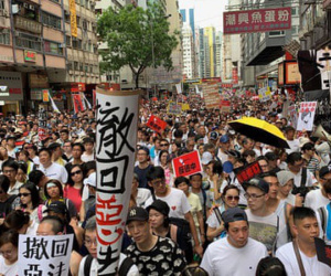 Chứng khoán Hong Kong đi xuống sau biểu tình