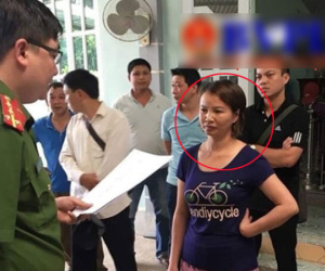 Mẹ nữ sinh giao gà ở Điện Biên tóc bạc trắng sau 2 tuần bị bắt