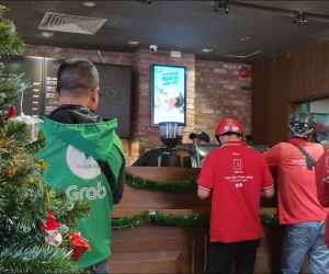 Lời miệt thị CEO Nhật ném vào tài xế công nghệ Việt và những bộ đồng phục định giá con người
