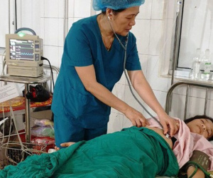 Cứu sống mẹ con sản phụ bị vỡ tử cung, thai nhi ngưng thở