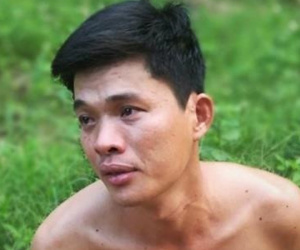 Nghi vợ ngoại tình, cầm dao chém chết hàng xóm