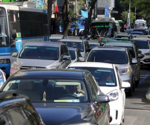 Bộ GTVT: Taxi công nghệ phải gắn hộp đèn!