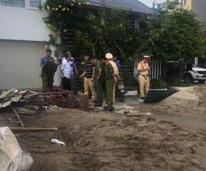 Hơn 20 người dùng súng và dao truy sát nhau giữa ban ngày