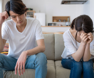 Chồng đòi ngủ riêng, thẳng thừng hất, đá nếu tôi lỡ chạm vào