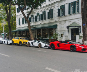 Phố siêu xe ở Hà Nội