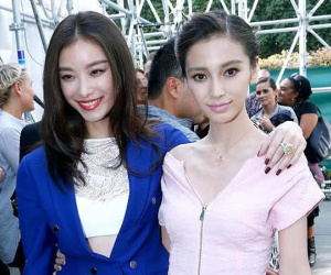 6 năm trước, Angela Baby từng 'thua thảm hại' khi đọ sắc cùng cô bạn thân Nghê Ni tại sự kiện trời Tây