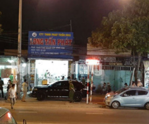 Khám xét nhà, công ty của chủ doanh nghiệp kêu giang hồ vây xe công an