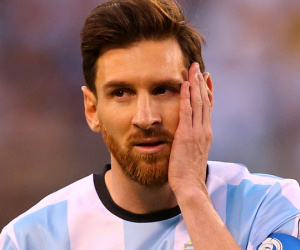Messi: 'Thật điên rồ nếu Argentina không thể vượt qua vòng bảng Copa America'