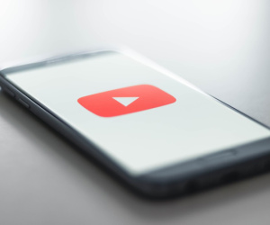 YouTube dự định ẩn mục bình luận mặc định