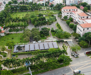 Trụ sở UBND lắp điện mặt trời, có cảnh quan như công viên ở TP HCM