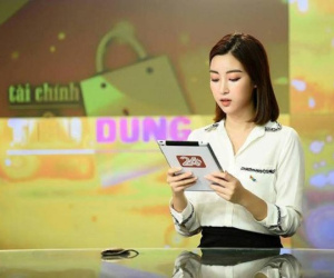 Đỗ Mỹ Linh bị nhà đài nhắc nhở vì trang phục 'hoành tráng' khi dẫn sóng VTV