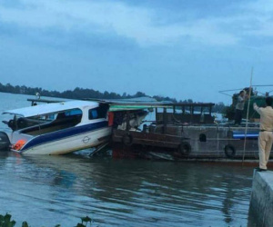 Kinh hoàng ca nô du lịch lao thẳng vào ghe tam bản, 3 người thương vong