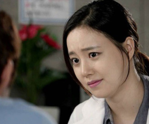 Kẻ thứ ba vác bụng bầu đến tận nhà khiêu chiến, vợ nhiệt tình xem phiếu siêu âm rồi dọa cho ả khóc ngay tại chỗ