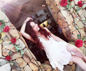 'Đát Kỷ' Ôn Bích Hà khoe ảnh du lịch Nha Trang, dân tình chỉ dán mắt vào body U55 mà sexy như gái đôi mươi của bà