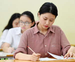 Nhìn lứa 2K đi thi, 8X và 9X bồi hồi nhớ một thời 'dùi mài kinh sử'