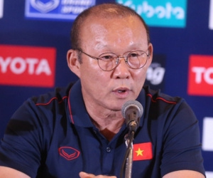 'Không nên lấy tình cảm để bù đắp tiền lương cho ông Park'