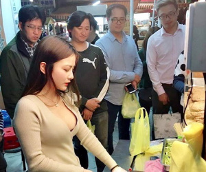 Đàn ông hay 'ăn bánh trả tiền', đạo diễn Lê Hoàng liền nhân danh cô bán bánh trong truyền thuyết gửi lời tới các chị vợ