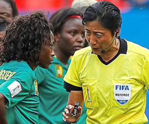 FIFA bác đề nghị cho trọng tài nam điều khiển World Cup nữ