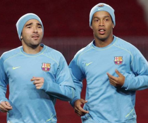 Tiết lộ nguyên nhân khiến Deco và Ronaldinho bị 'tống cổ' khỏi Barcelona