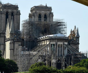 Tóp thuốc lá, chập điện có thể là nguyên nhân gây cháy Nhà thờ Đức Bà Paris