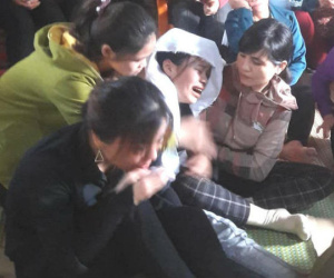 Bố tử vong khi đi bắt cá cho con ăn, nữ sinh bỏ thi về chịu tang bố