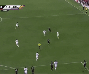 VIDEO: Rooney làm rung chuyển MLS với tuyệt phẩm bàn thắng từ phần sân nhà