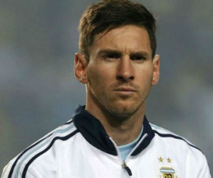 Cậu bé đại diện minh oan cho Messi trước cáo buộc không hát quốc ca