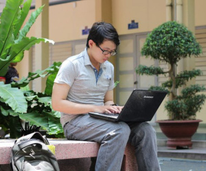Cô gái tố bị người yêu cũ kiếm soát hết mọi thứ trên MXH, khuyên chị em đừng yêu dân IT