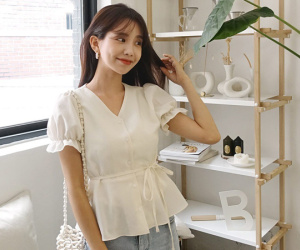 Đã có 3 kiểu áo blouse tạo hiệu ứng dáng 'mi nhon' này, bạn béo một tí cũng không lo