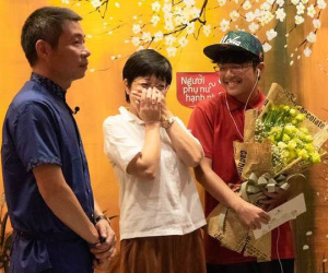 MC Thảo Vân bật khóc nức nở trước món quà của Công Lý và con trai