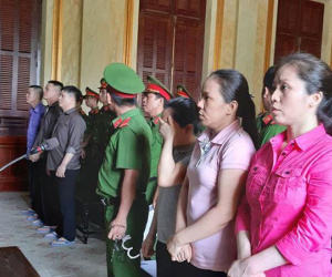 Mua súng đạn để vận chuyển hơn chục bánh heroin, 4 bị cáo lĩnh án tử